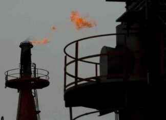 Fossil Fuel Lobby Gains Unprecedented Access to Talks on New Plastics Pact fossil-fuel-lobby-gains-unprecedented-access-to-talks-on-new-plastics-pact