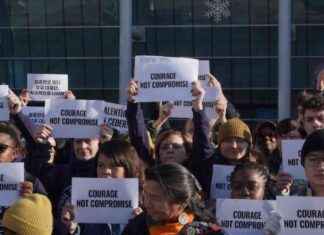 Plastics Pact Text: Analyzing the Divide on Production Cuts plastics-pact-text-analyzing-the-divide-on-production-cuts