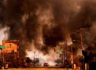 Toxic Smoke and Ash from Burning Homes Threaten LA Residents – Inside Climate News toxic-smoke-and-ash-from-burning-homes-threaten-la-residents-nside-climate-news