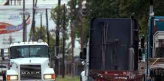 Trump Rollback on Electric Big Rigs and Buses Poses Climate and Cancer Risks – Inside Climate News trump-rollback-on-electric-big-rigs-and-buses-poses-climate-and-cancer-risks-nside-climate-news