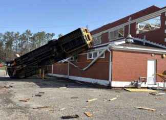 Deadly Weekend Tornadoes and Severe Weather Warnings – Latest Updates deadly-weekend-tornadoes-and-severe-weather-warnings-latest-updates