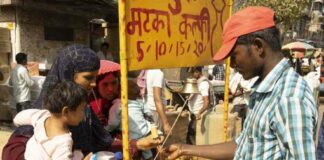 climate-change-mpact-on-delhis-red-fort-market-traders