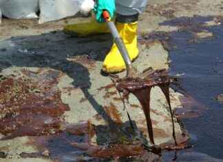 Revealing Most-Polluting Rigs 15 Years After Largest U.S. Offshore Oil Spill revealing-most-polluting-rigs-15-years-after-largest-us-offshore-oil-spill